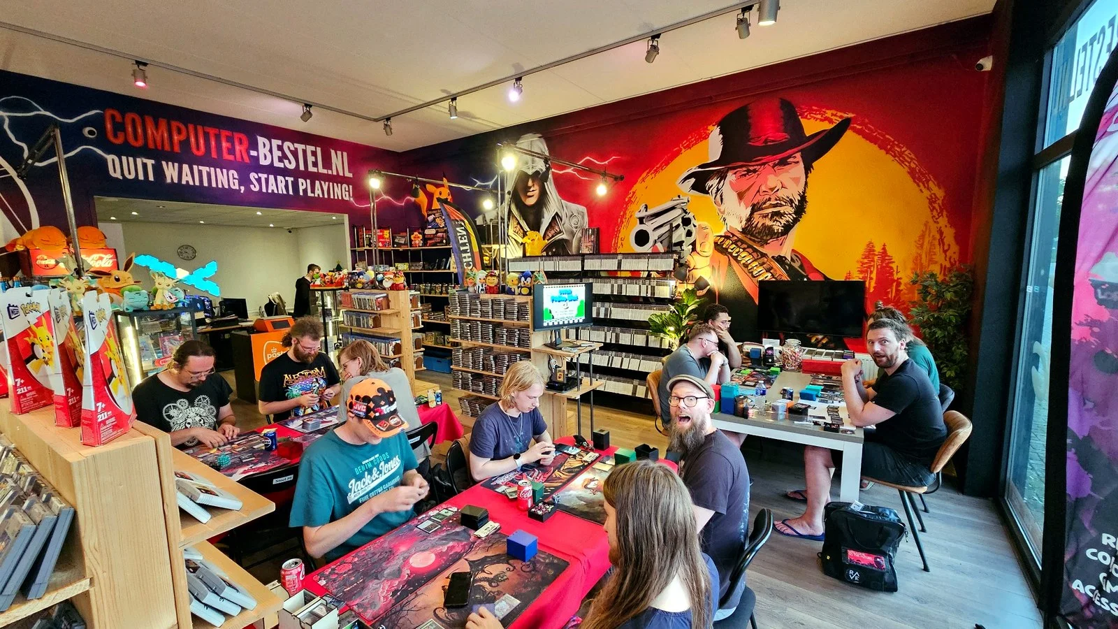 Magic spelers tijdens een event bij TCG Drachten